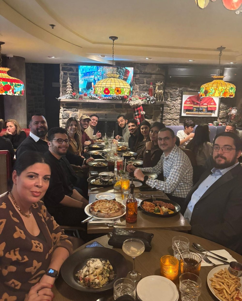 Célébration d'équipe Mednay au restaurant